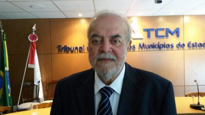 Presidente do TCM faz palestra para prefeitos em Paulo Afonso
