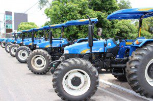 Produtores rurais de Paulo Afonso receberão tratores e implementos agrícolas da Prefeitura
