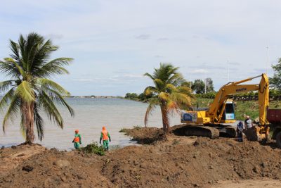 Prefeitura retira baronesas do Balneário Prainha e devolve área de lazer para a população