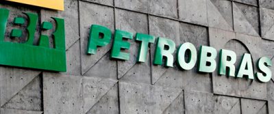 A Petrobras anunciou nesta segunda-feira (25) um ajuste de preços de gasolina A e diesel A para distribuidoras.