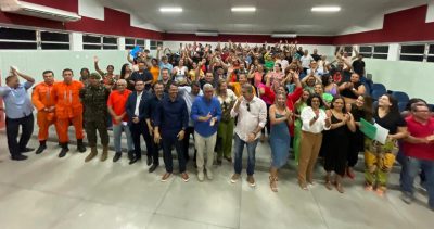 Com discursos emocionados, agentes de endemias agradecem ao prefeito em exercício Marcondes Francisco pela posse de 80 profissionais
